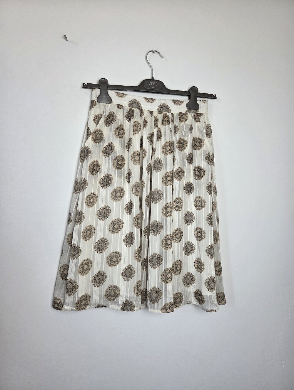 Mikarose Pleated Skirt Gold Medallion Print Classy Elegant Old Money Twee Small